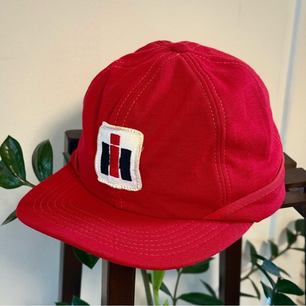 Vintage International Harvester Patch Cloth Flap Cap Hat Men’s Red